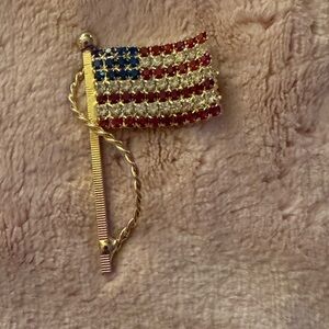 American flag pin, 2 inches, like new